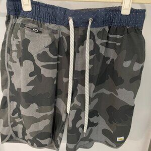 Vuori Banks Camo Short - Size M